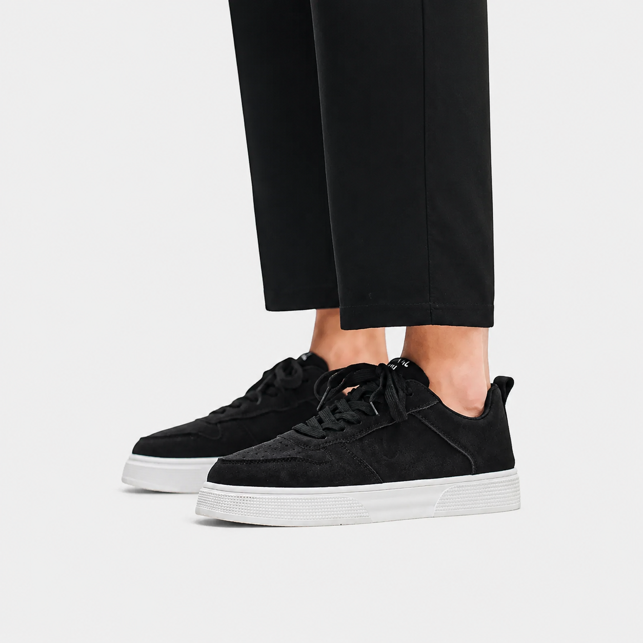 LUNAPA | Men’s Classic Low-Top Trainers